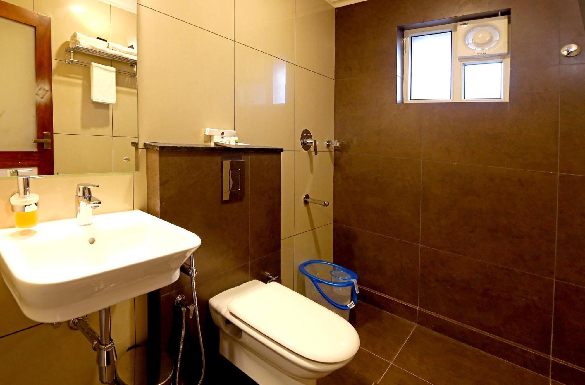 סולטאן באטרי Hotel Wilton מראה חיצוני תמונה